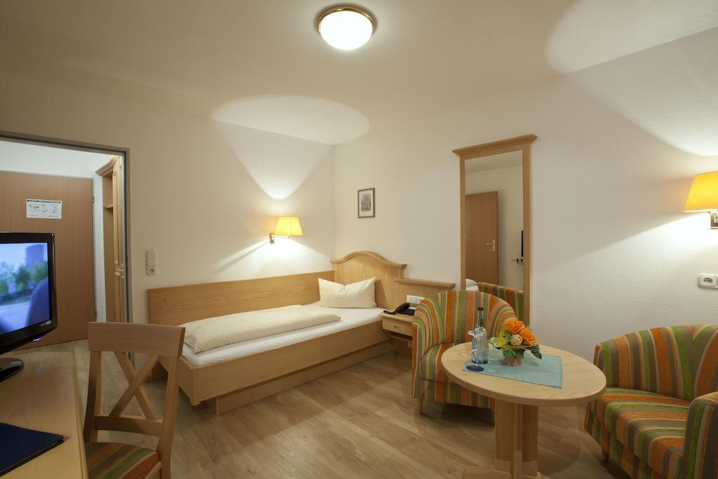 Single Room,790009989:JPEG